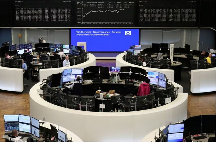European shares ease from 3-week high