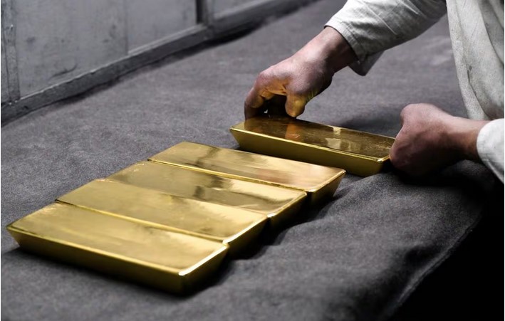 Gold Advances as Yields, Dollar Slip After US Inflation Data