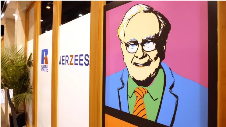 Berkshire Hathaway posts a 40% jump in operating earnings