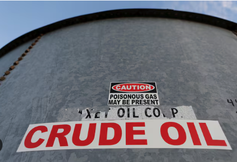 US Crude Stocks Rise by 4 Million Barrels