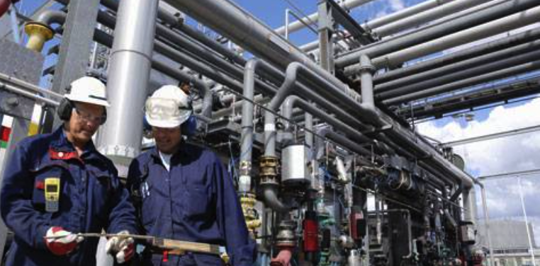 Oil Approaches Second Weekly Profits as Demand Improves