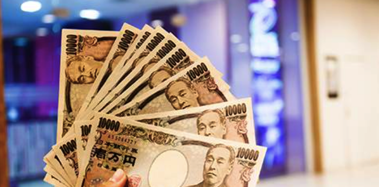 Yen Backs Off Four-Week High on Profit-Taking