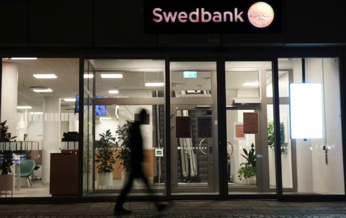 Swedbank Exceeds Quarterly Profit Expectations