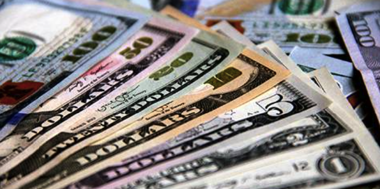 Dollar Moves in a Positive Zone Ahead of Key US Data